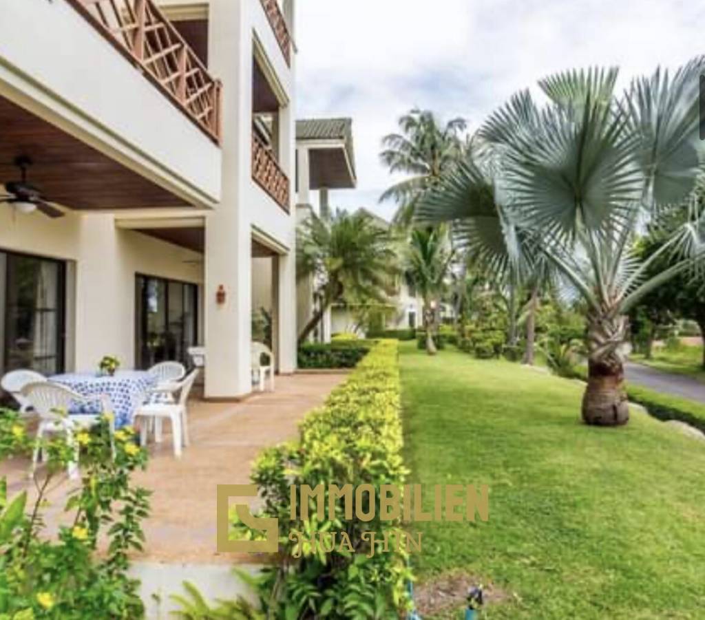 PALM HILL CONDO: คอนโดมิเนียม 3 ห้องนอนชั้นล่าง