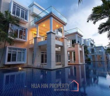 BLUE LAGOON CONDO : 2 bed beach front