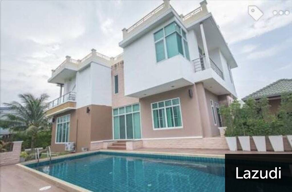 Large 5 Bed 2 Storey Pool Villa near Town