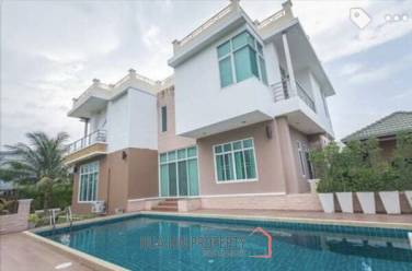 Large 5 Bed 2 Storey Pool Villa near Town