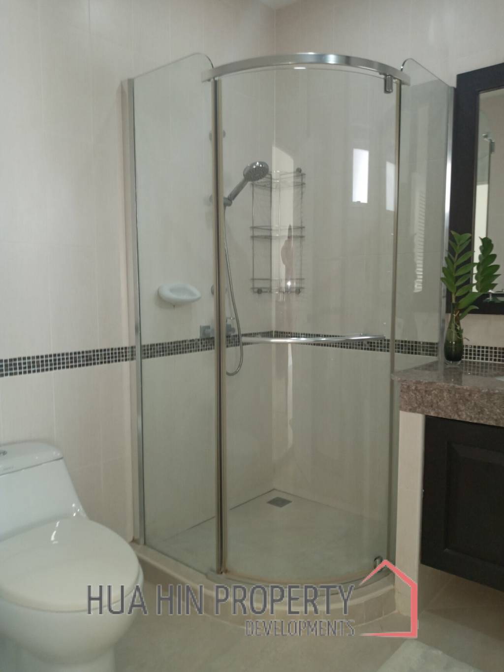 EMERALD GREEN : 4 bed pool villa