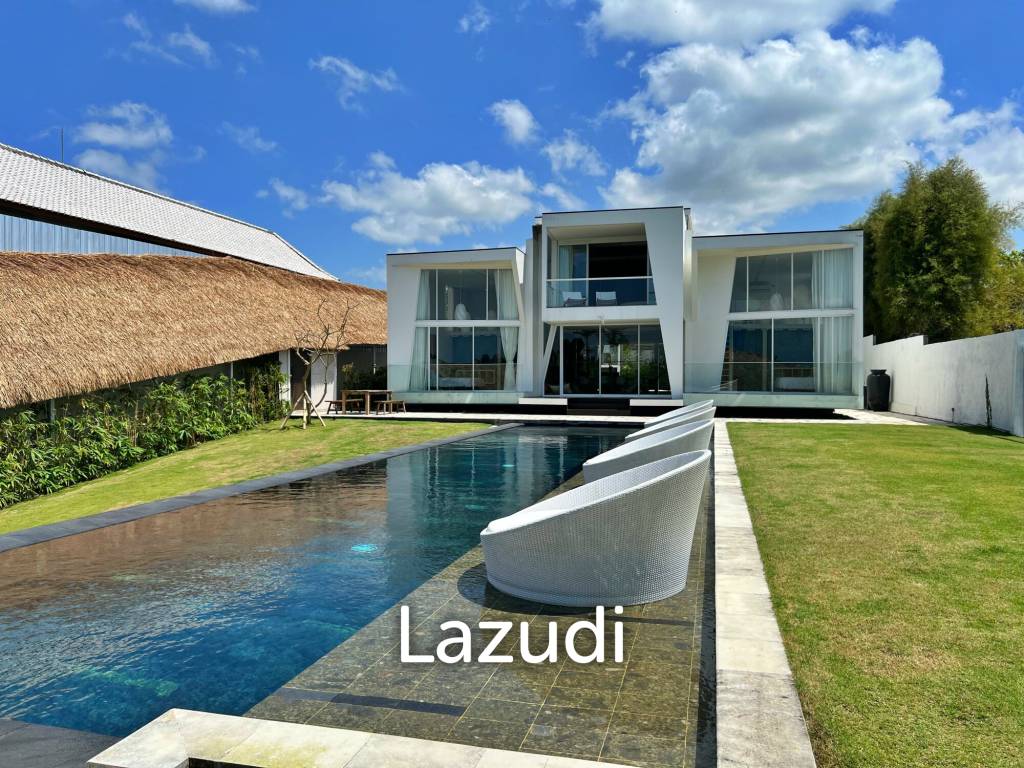 Modern Industrial Style villa in Pererenan