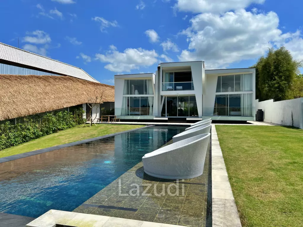 Modern Industrial Style villa in Pererenan