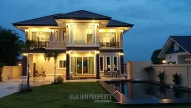 4 Bed 2 Storey pool villa
