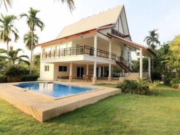 EURO ASIA : Beautiful 2 Storey 4 Bed Pool villa very close to the Beach