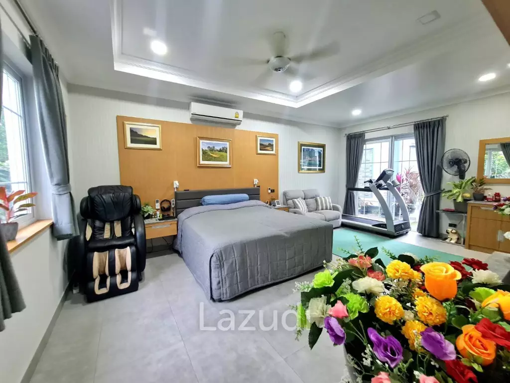 Luxury Pool Villa for Sale in Phoenix Golf Course