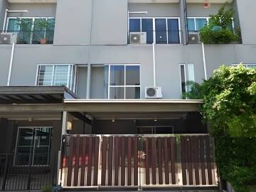 3 Bed 3 Bath House For Sale at Patio Pattanakarn 38
