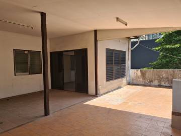 Retail Space for Lease at Busy in Sukhumvit Soi 11