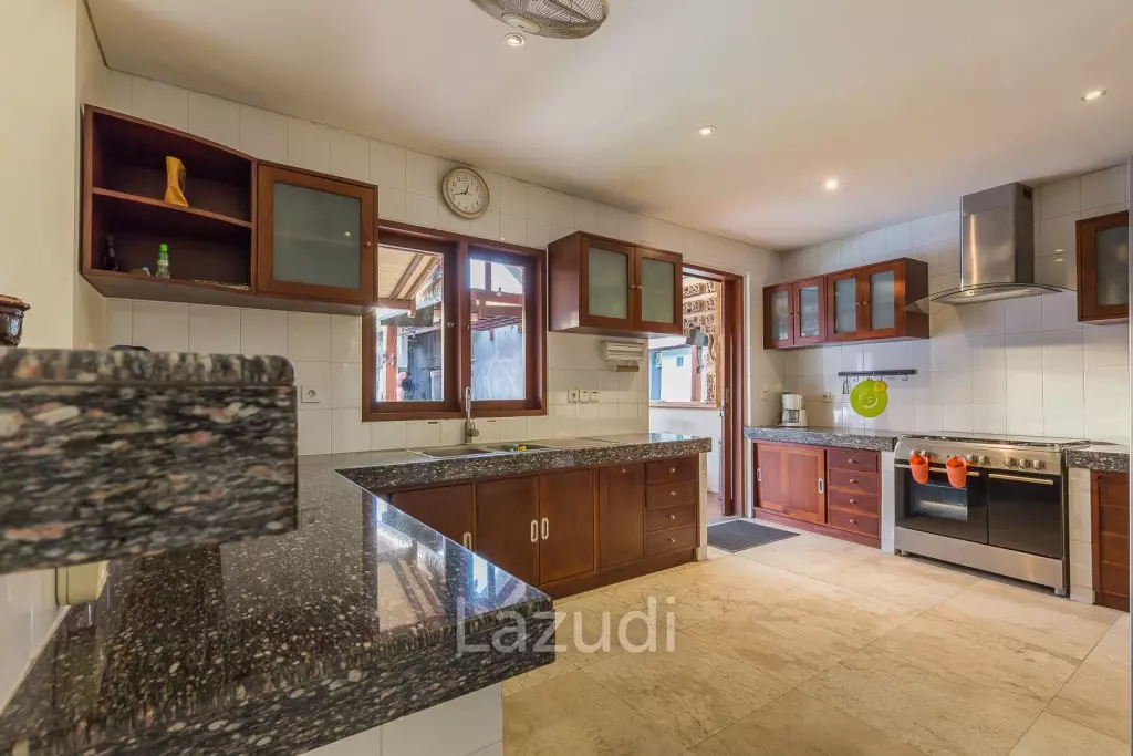 Great Freehold Villa in Kerobokan fully furnished 4 bedrooms