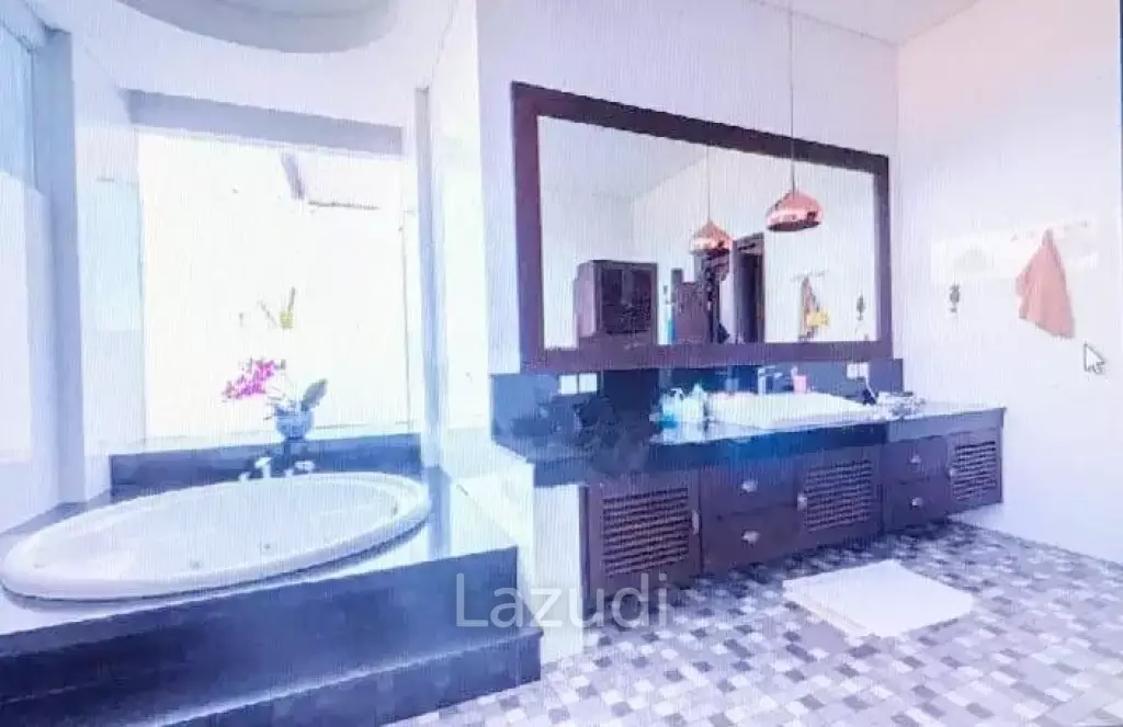 DISCOUNT Stunning Executive Style Villa With Breath Taking Views