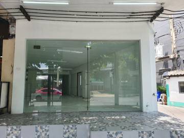 Double shop house for commercial use.