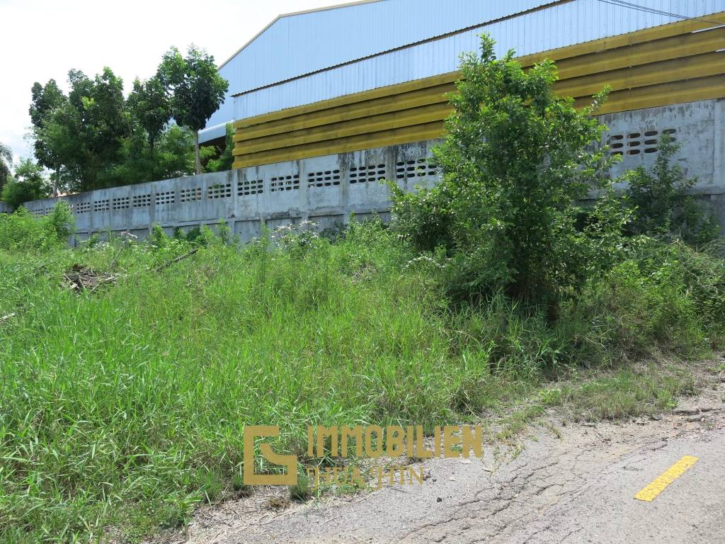 Land 472 SQ.M Close to Tesco Lotus Pran Buri