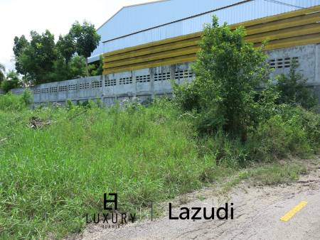 Land 472 SQ.M Close to Tesco Lotus Pran Buri