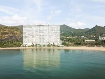 MILFORD PARADISE : Great Value 3 Bed Condo with amazing Beachfront views at the front and golf course views.