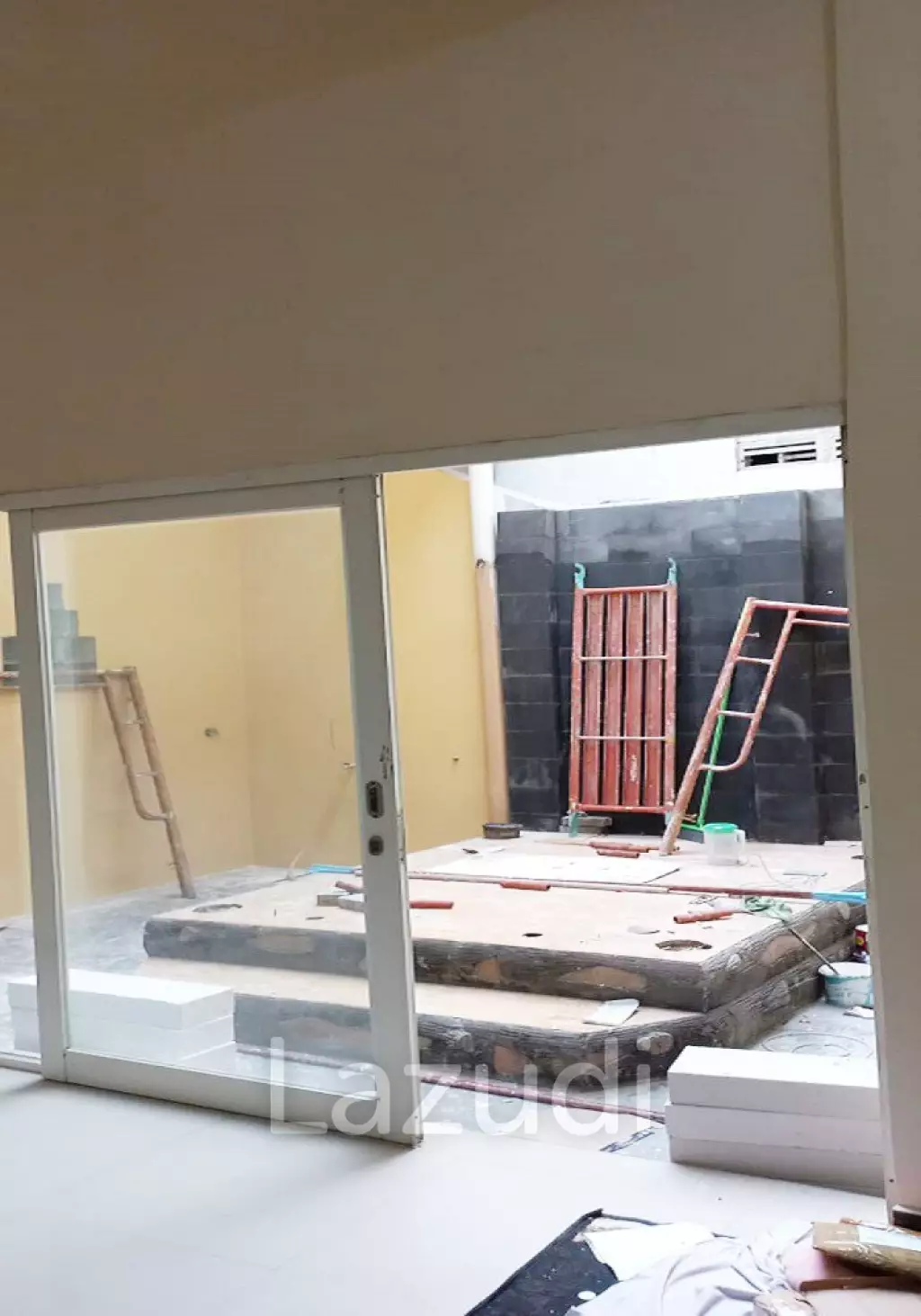 Rumah Dijual di Surabaya Dekat Kampus UNESA, Lenmarc Mall, Pakuwon Mall, PTC Mall, RS Mitra Keluarga Surabaya