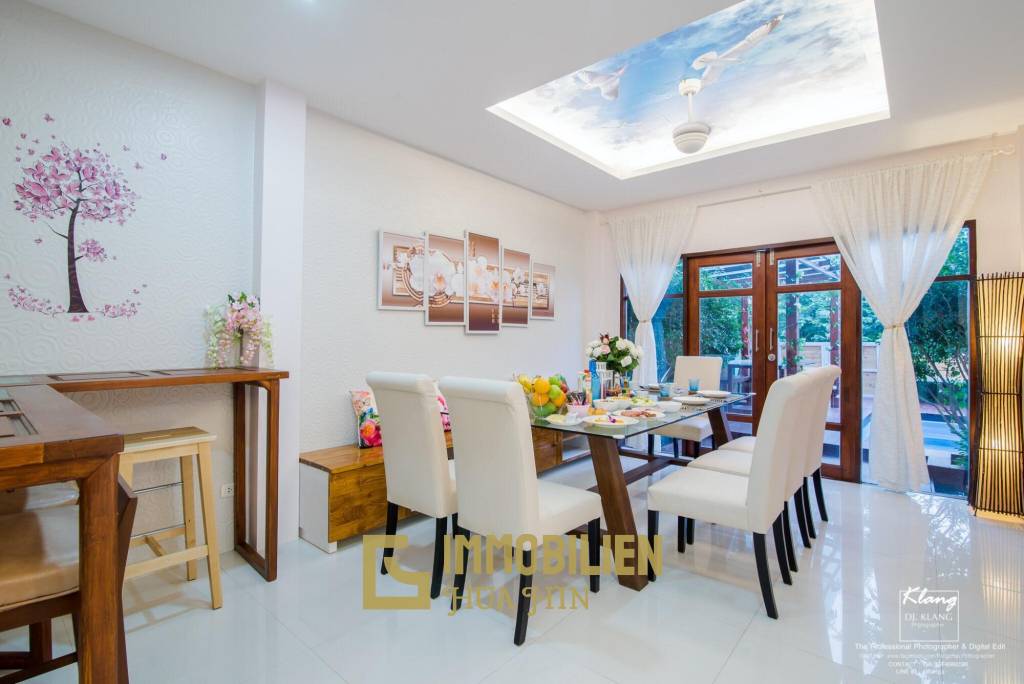 Two Story : 4 Bedroom Pool Villa For Rent Soi 94