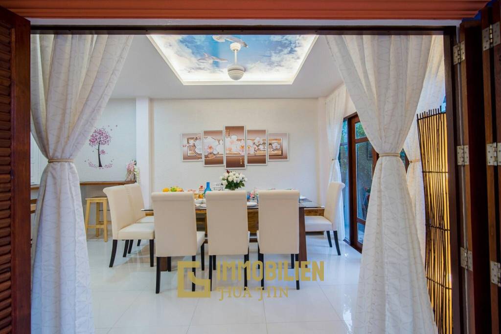 Two Story : 4 Bedroom Pool Villa For Rent Soi 94