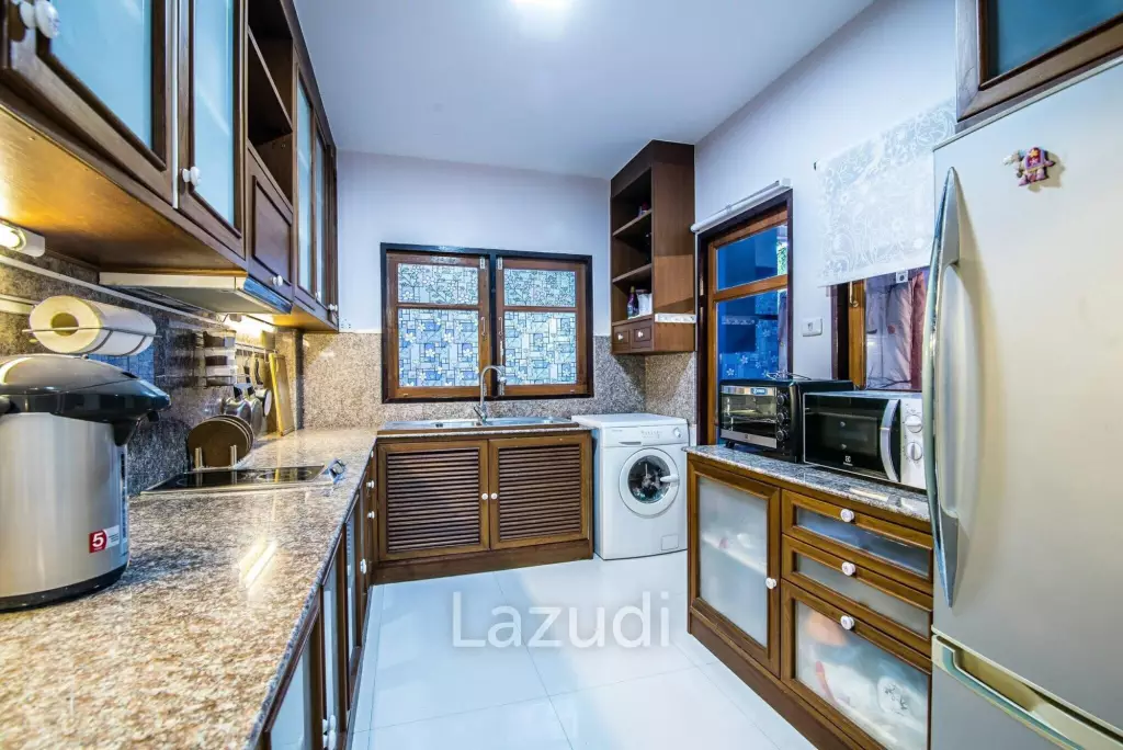 Two Story : 4 Bedroom Pool Villa For Rent Soi 94