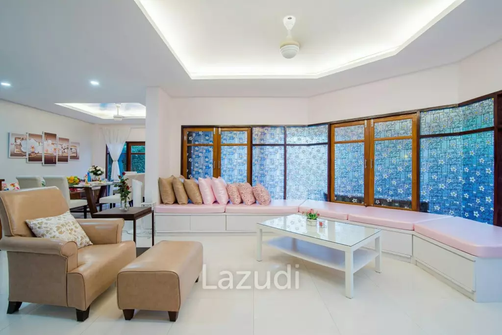 Two Story : 4 Bedroom Pool Villa For Rent Soi 94