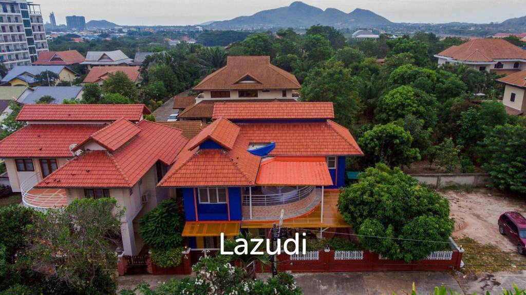 Two Story : 4 Bedroom Pool Villa For Rent Soi 94