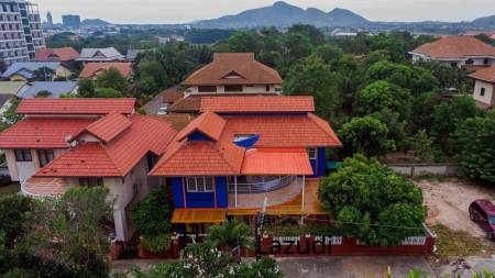 Two Story : 4 Bedroom Pool Villa For Rent Soi 94