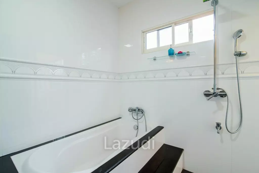 Two Story : 4 Bedroom Pool Villa For Rent Soi 94