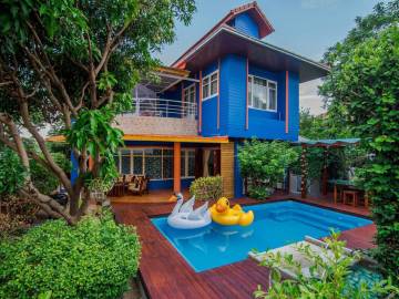 Two Story : 4 Bedroom Pool Villa For Rent Soi 94