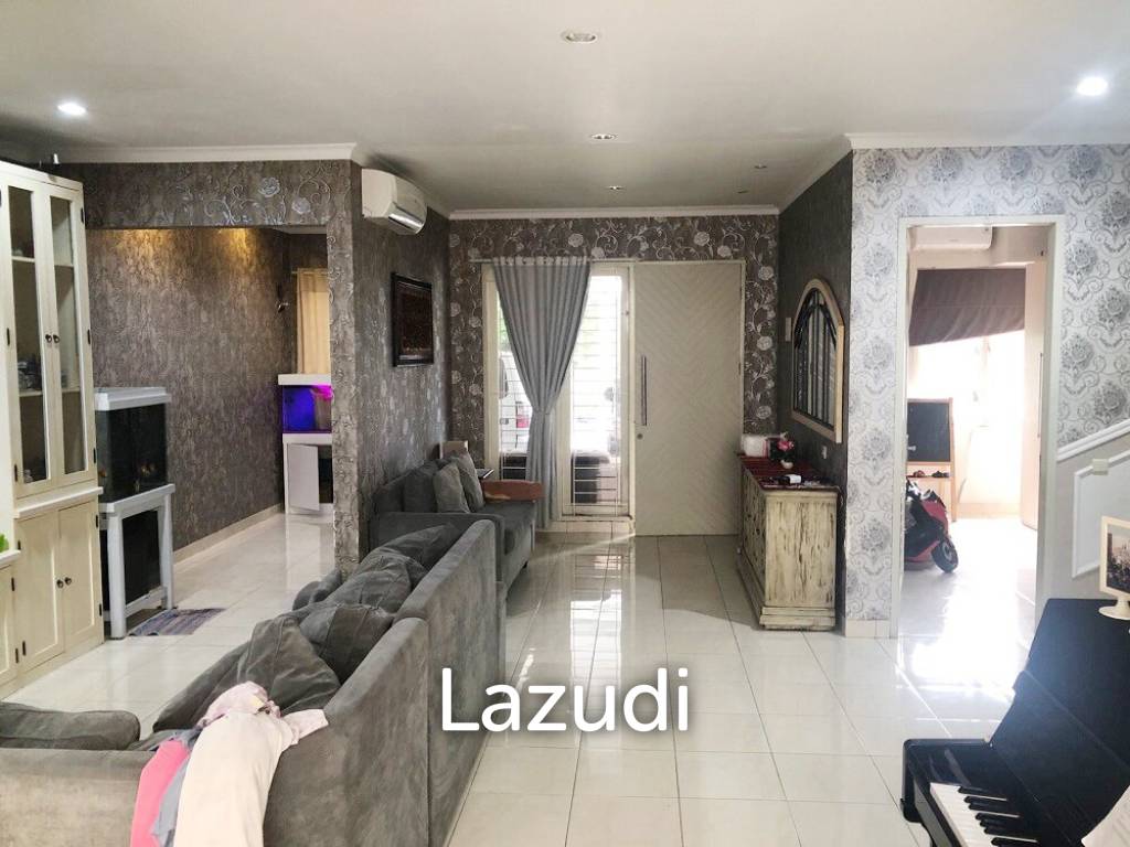 Rumah Dijual di De Latinos BSD City Dekat Stasiun Rawa Buntu, Pasar Modern BSD City, Kantor DPRD Tangerang Selatan