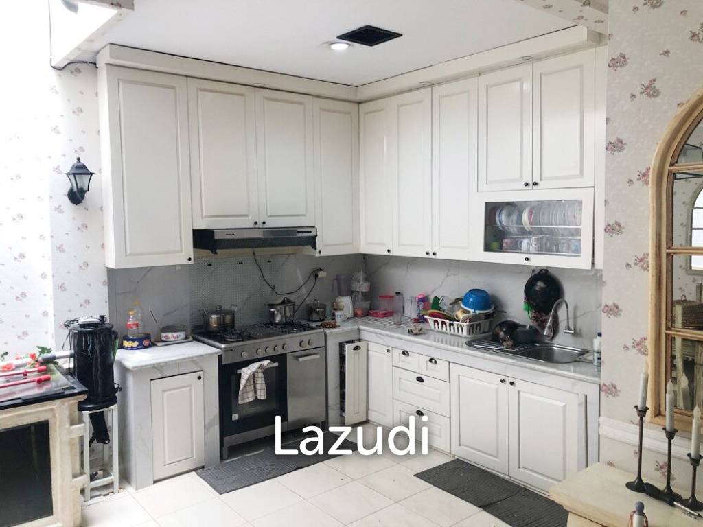 Rumah Dijual di De Latinos BSD City Dekat Stasiun Rawa Buntu, Pasar Modern BSD City, Kantor DPRD Tangerang Selatan