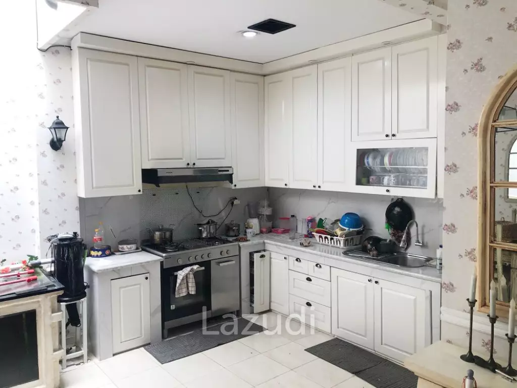 Rumah Dijual di De Latinos BSD City Dekat Stasiun Rawa Buntu, Pasar Modern BSD City, Kantor DPRD Tangerang Selatan