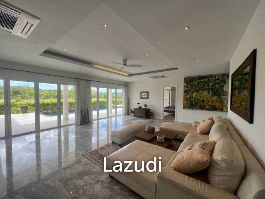 แบล็ค เมาเทนท์ วิลลา : 4 ห้องนอน 2 ชั้น