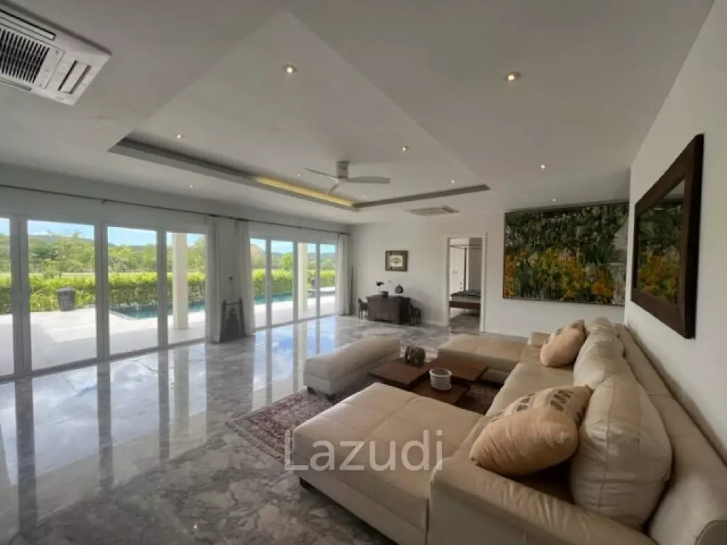 BLACK MOUNTAIN VILLA  : 4 bed 2 storey
