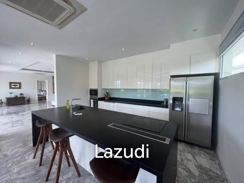 แบล็ค เมาเทนท์ วิลลา : 4 ห้องนอน 2 ชั้น