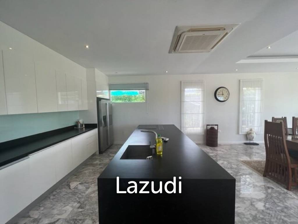 แบล็ค เมาเทนท์ วิลลา : 4 ห้องนอน 2 ชั้น