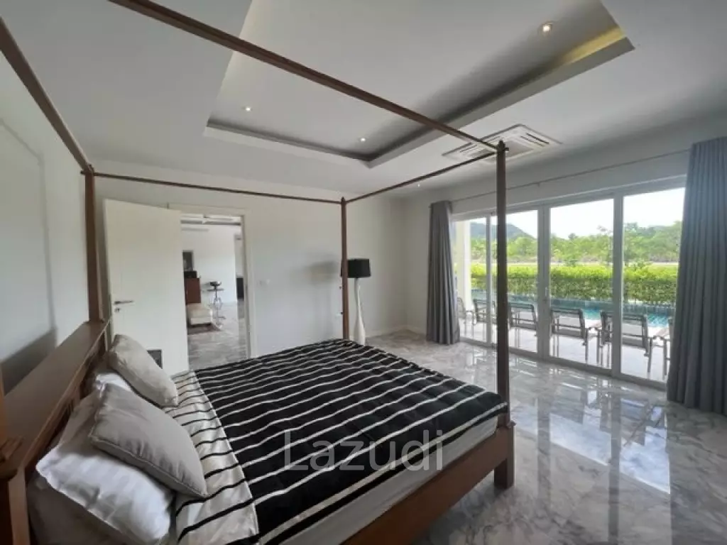 BLACK MOUNTAIN VILLA  : 4 bed 2 storey
