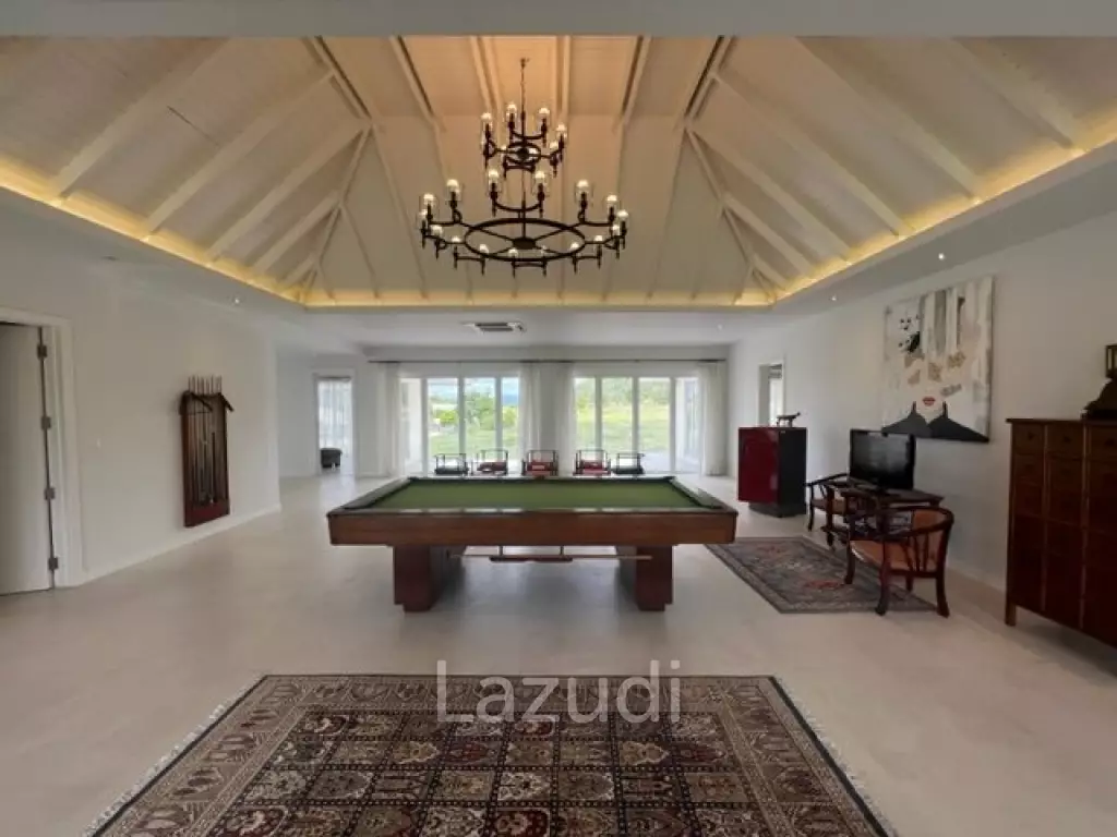 BLACK MOUNTAIN VILLA  : 4 bed 2 storey