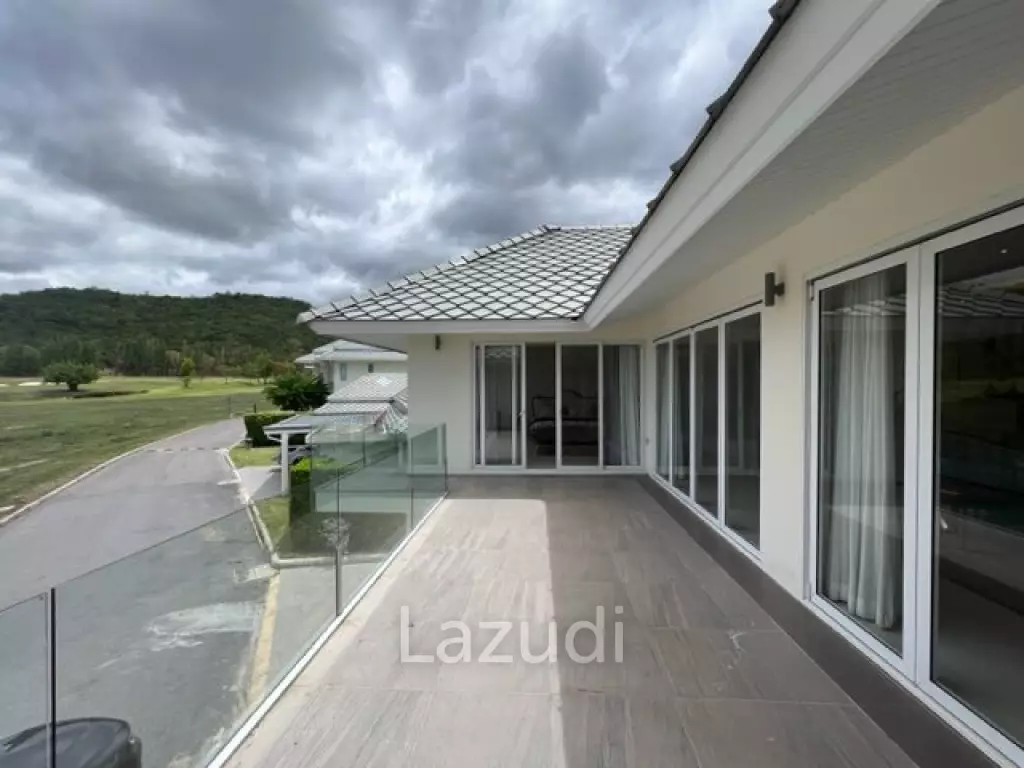 BLACK MOUNTAIN VILLA  : 4 bed 2 storey