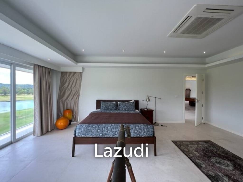 แบล็ค เมาเทนท์ วิลลา : 4 ห้องนอน 2 ชั้น