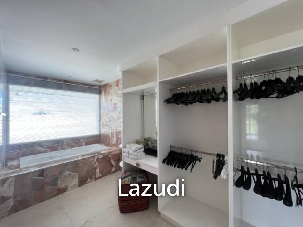 แบล็ค เมาเทนท์ วิลลา : 4 ห้องนอน 2 ชั้น