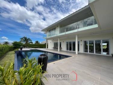 BLACK MOUNTAIN VILLA  : 4 bed 2 storey