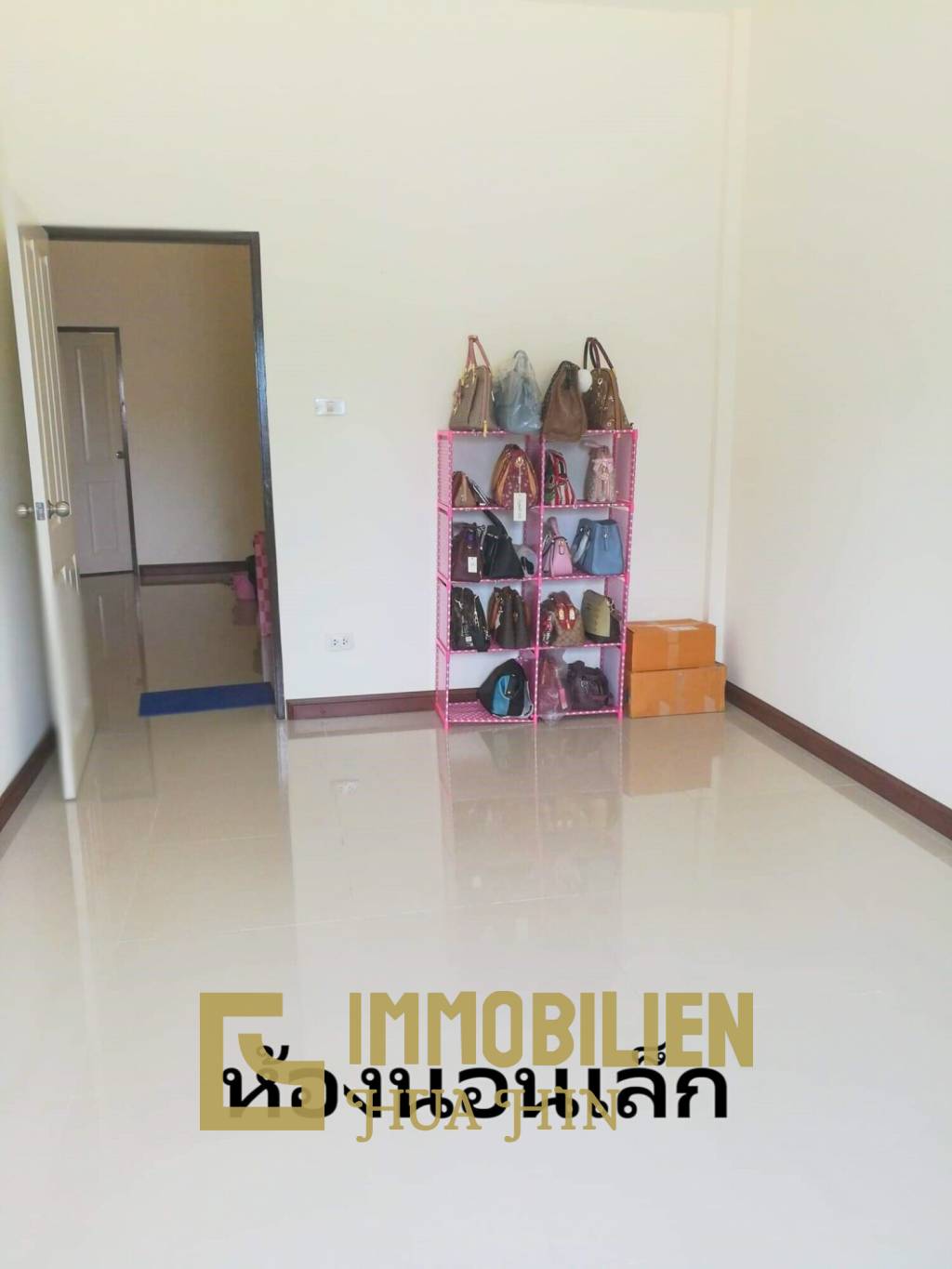 Commercial Building For Sale Close To Old Market Pranburi