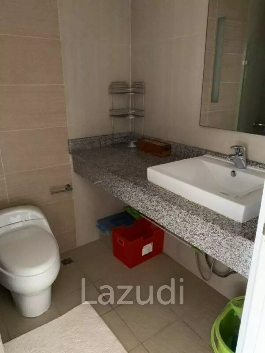 Studio Condo in Town