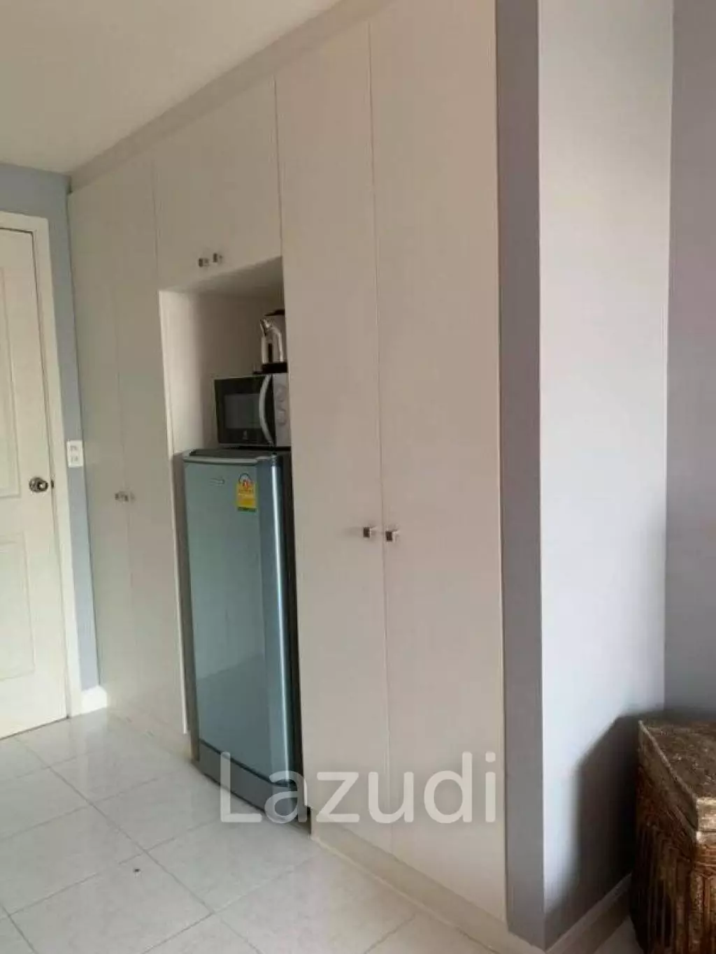 Studio Condo in Town