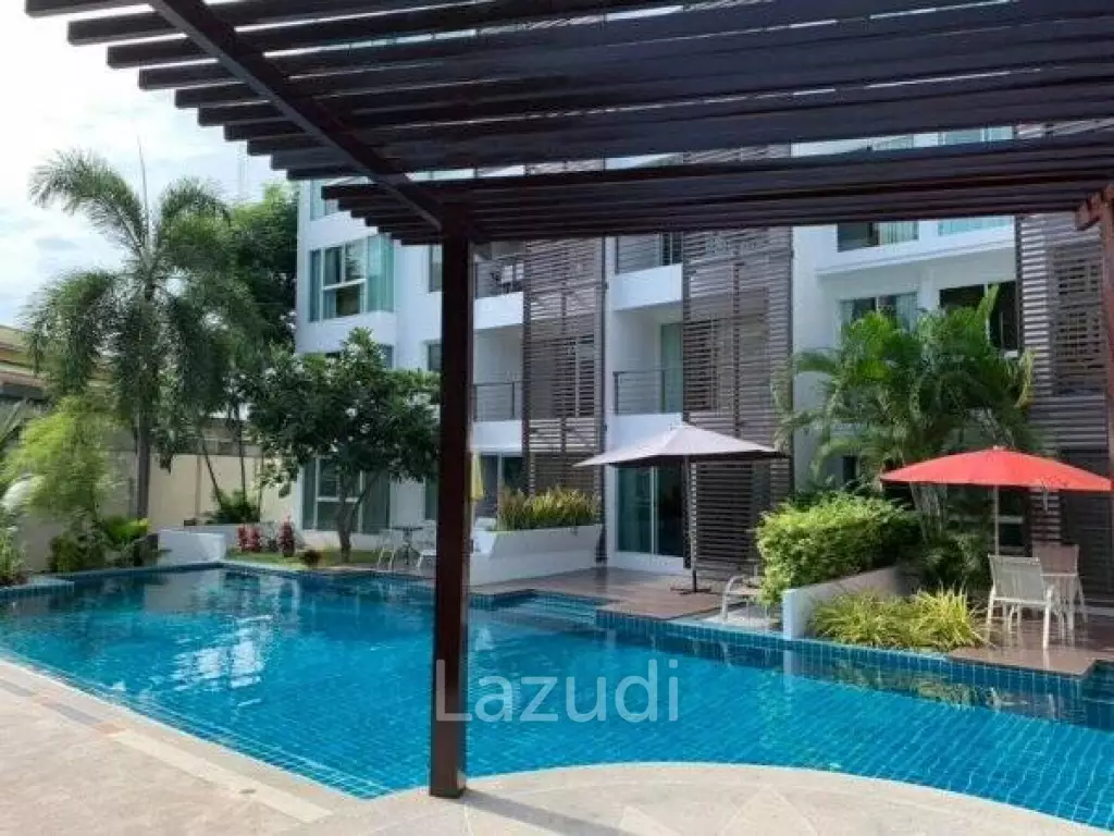 Studio Condo in Town