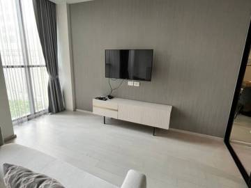 Noble Ploenchit 1 bedroom condo for rent and sale