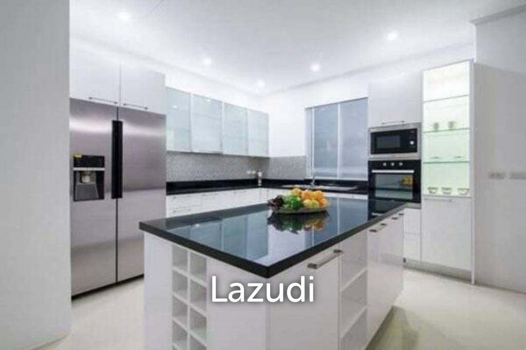 908 Sqm 5 Bed 4 Bath Villa For Sale