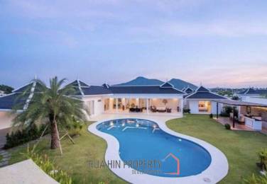 FALCON HILL: Great Quality and Design 5 bed Pool Villa on Luxury Development : RENTED until 2026