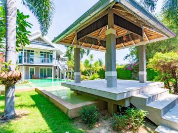 Outstanding Modern 3 or 4 Bed Pool Villa : SALE PENDING