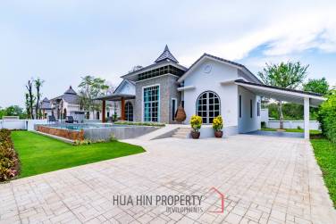 AMARIYA VILLAS : Beautiful Modern Bali 2 Bed Resort Pool Villa with great Design and Quality.