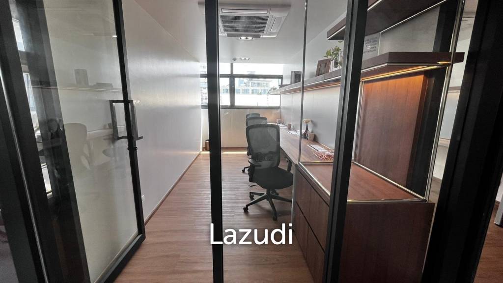 Service Office For Rent at Workstories (3 Pax)